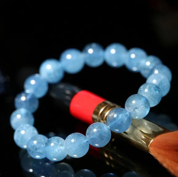 Aquamarine Bracelet, the stone full of youthfulness!